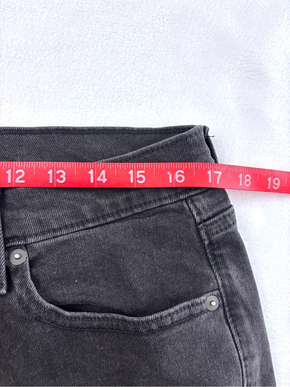 NWT GAP 5” Mid Rise Denim Girlfriend Boyfriend Cuff Shorts Faded Black (Size 31)